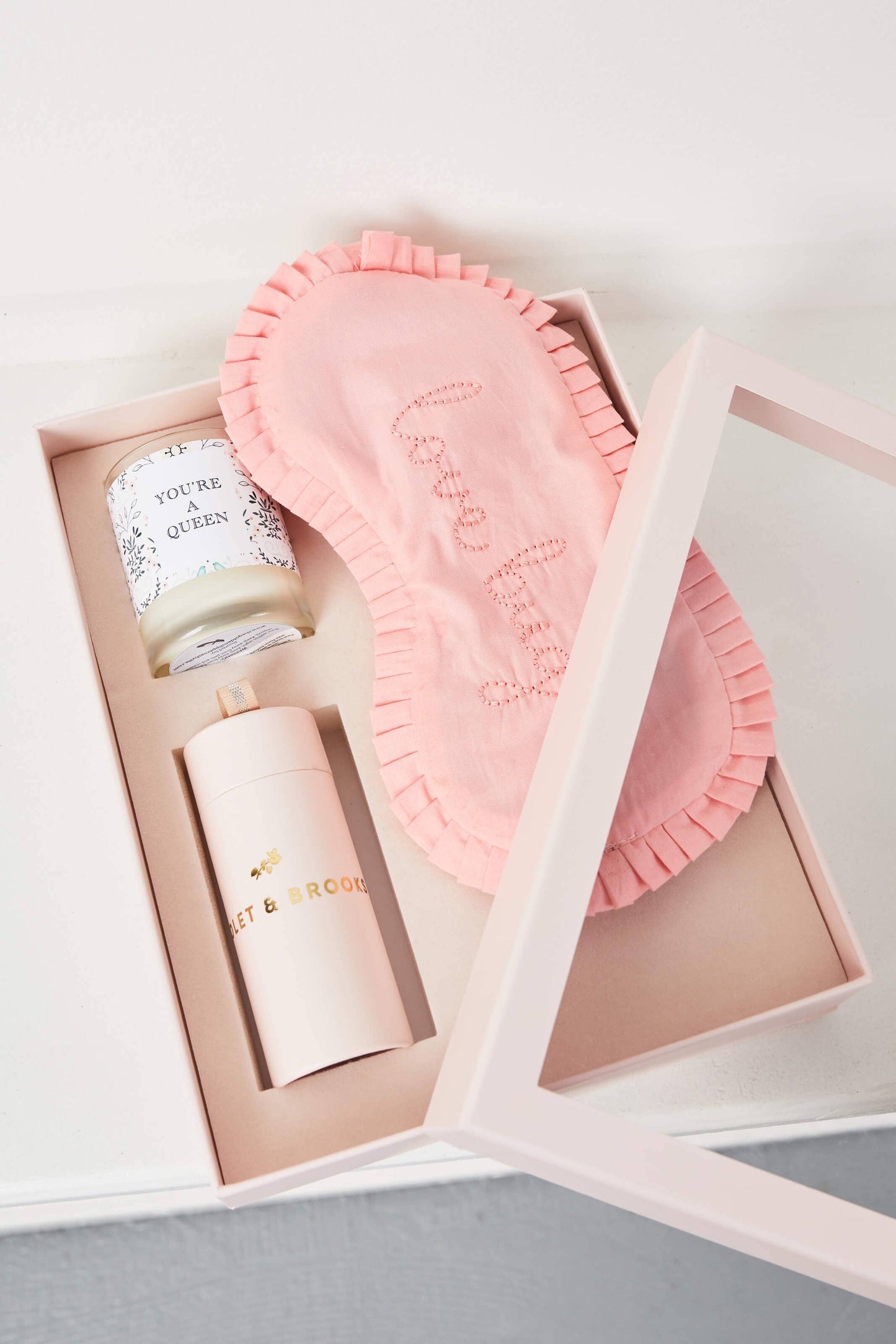 Abby Ruffle Eye Mask Candle Set