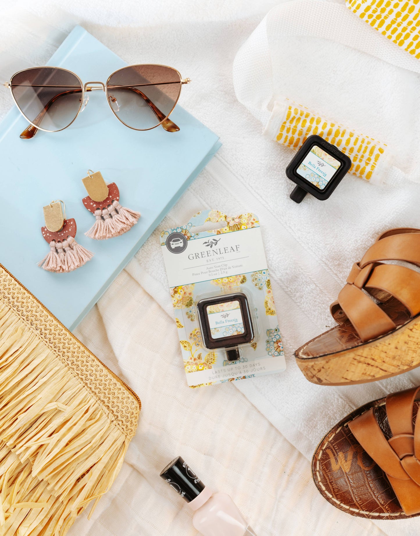 Bella Freesia Auto Vent Clip 12 Pack