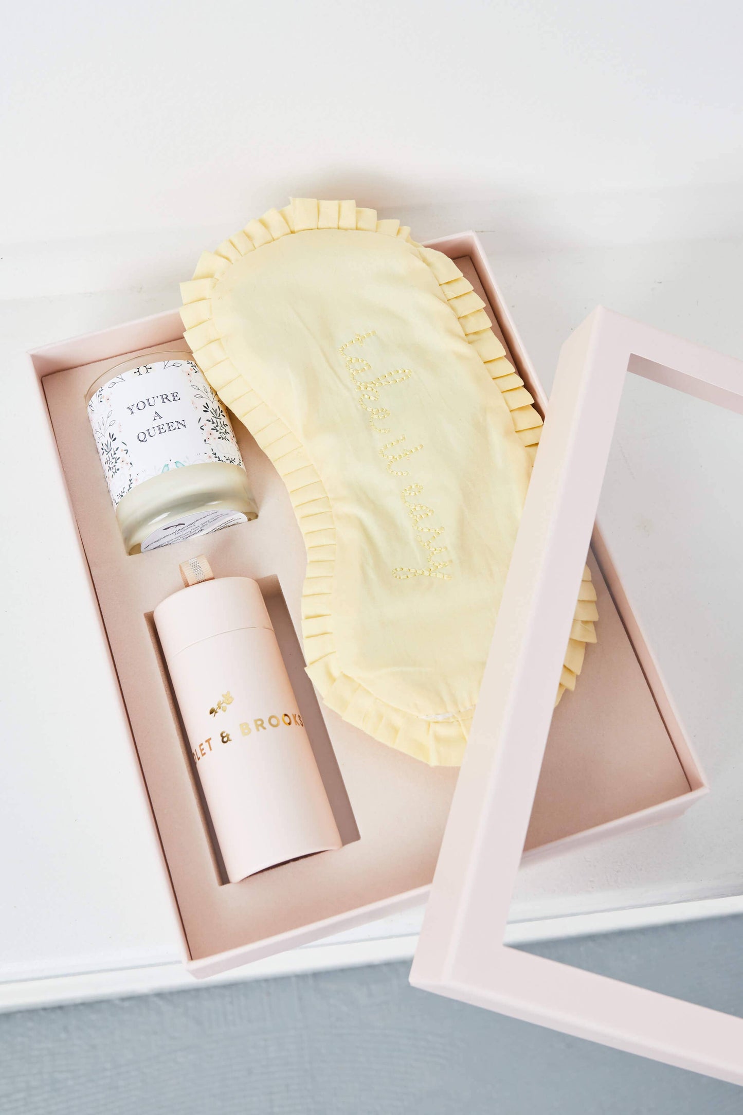 Abby Ruffle Eye Mask Candle Set