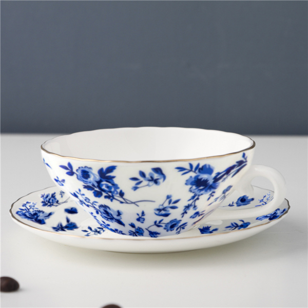 Peony & olive leaf teacup candle