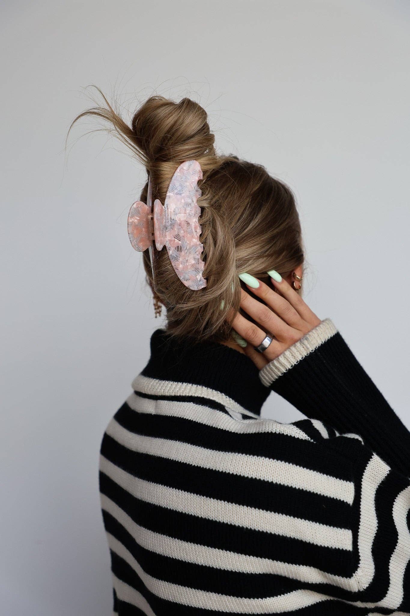 OVERSIZED ACETATE CLAW (4 COLORS)