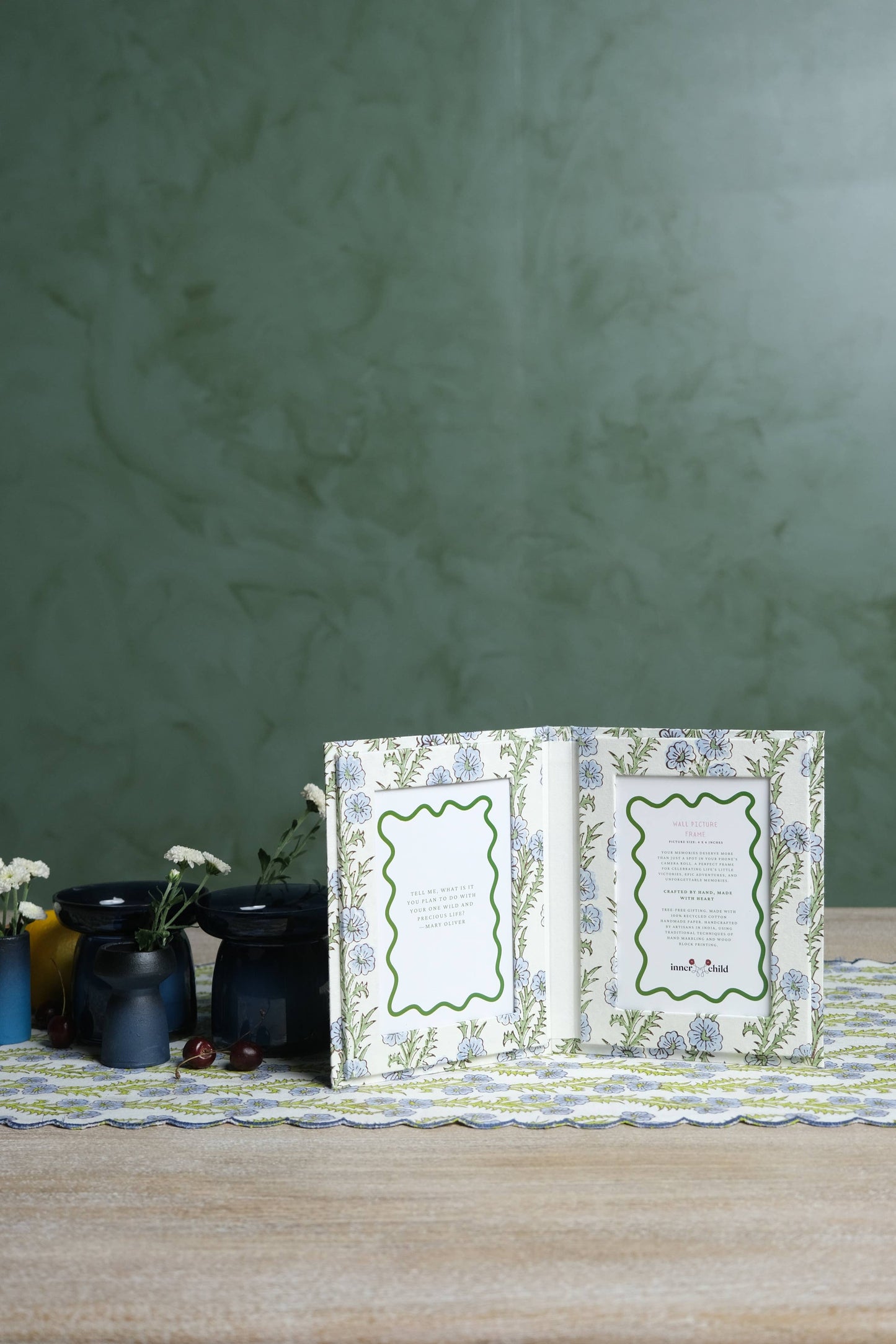 Blockprint Picture Frame Folding Book, 4x6 in Forget-Me-Not