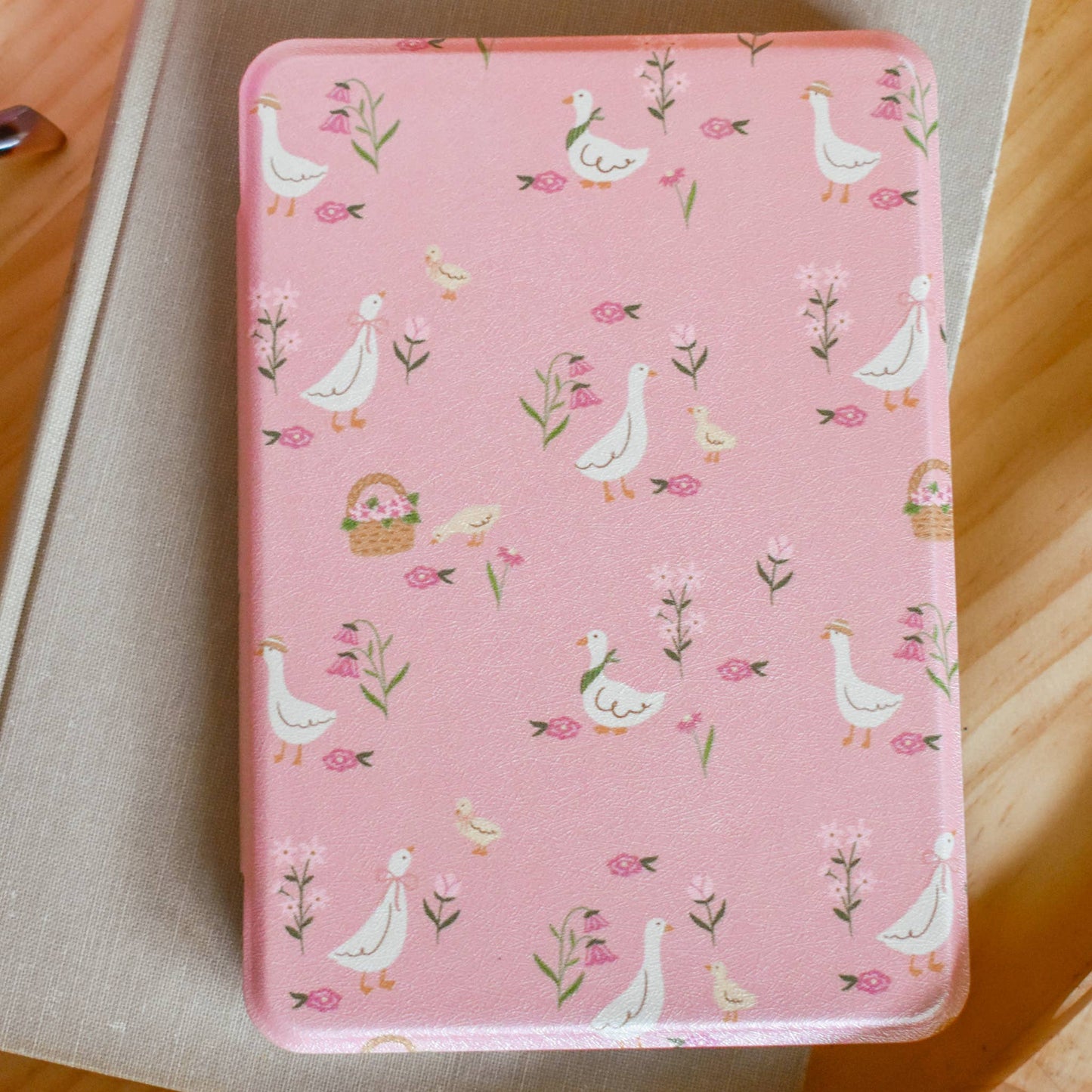 Cottage Geese | Kindle Case